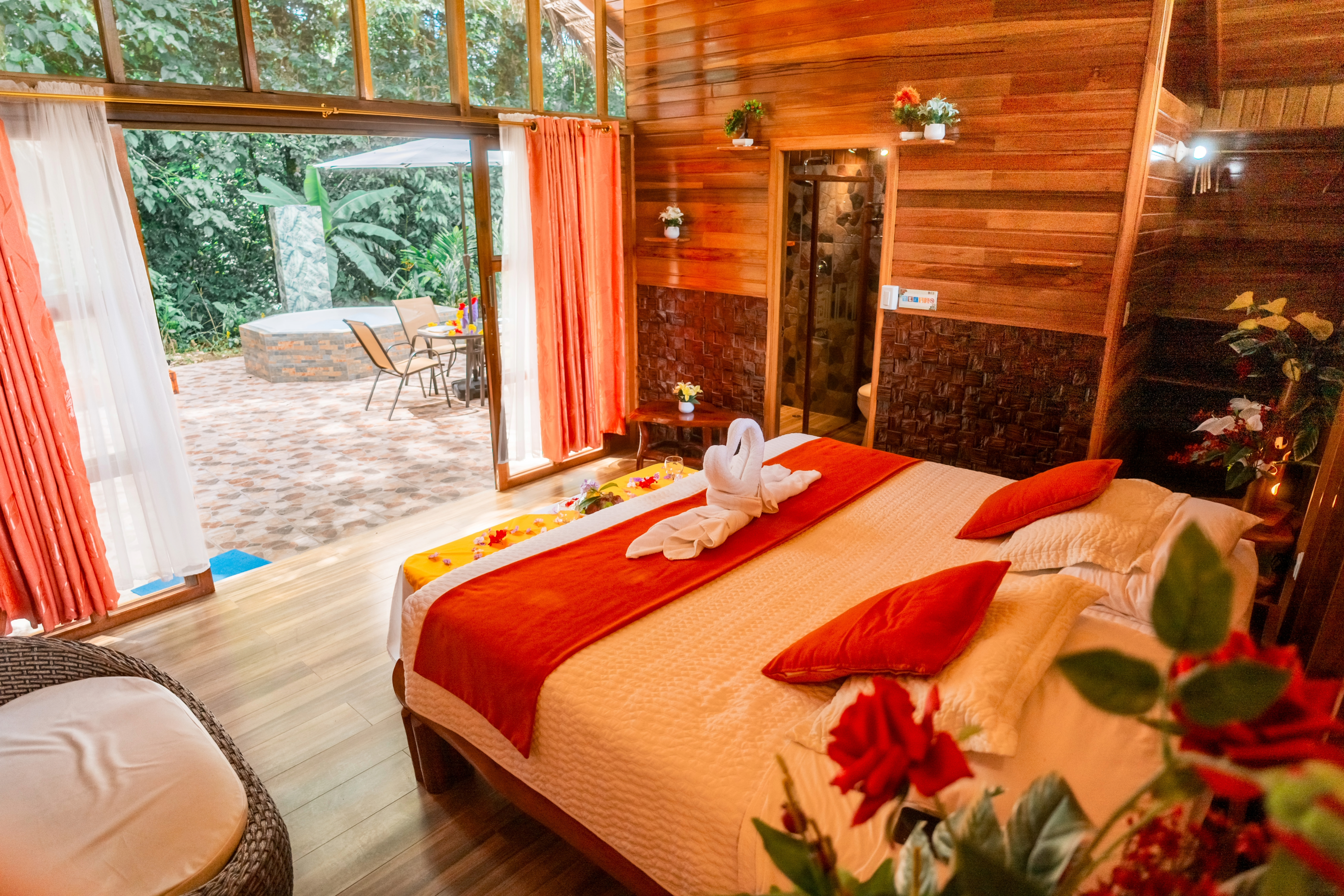 DELUXE BUNGALOW WITH JACUZZI - ROMANTIC JUNGLE RETREAT DELUXE BUNGALOW WITH JACUZZI - ROMANTIC JUNGLE RETREAT