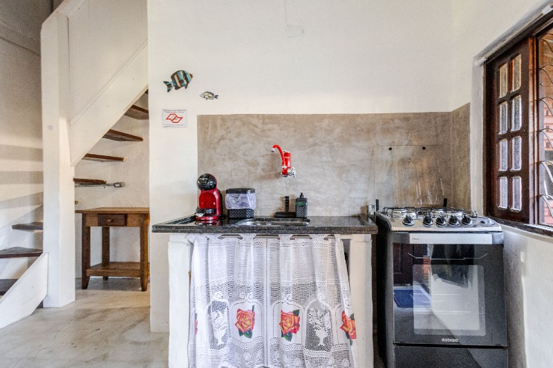 Cozinha americana do chalé Mezanino, outro ângulo