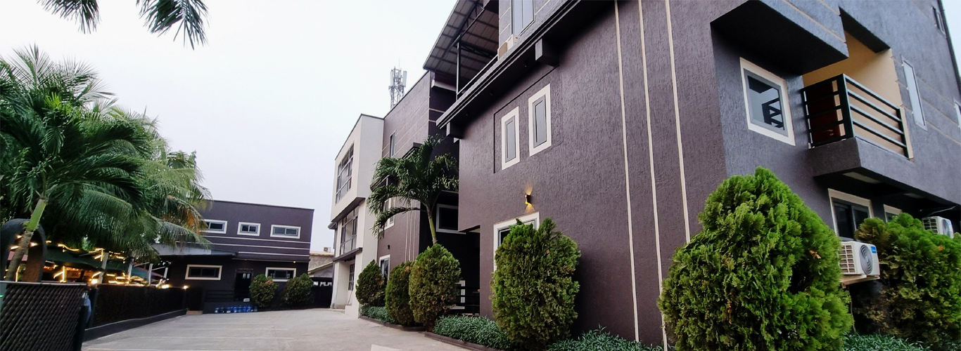 Momo's Hotel - Banner