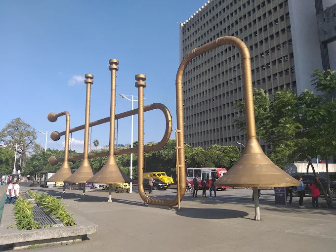 Jairo Varela Monument