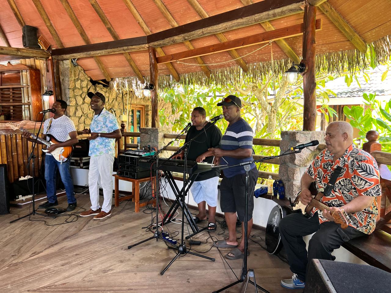 Live music Sunday