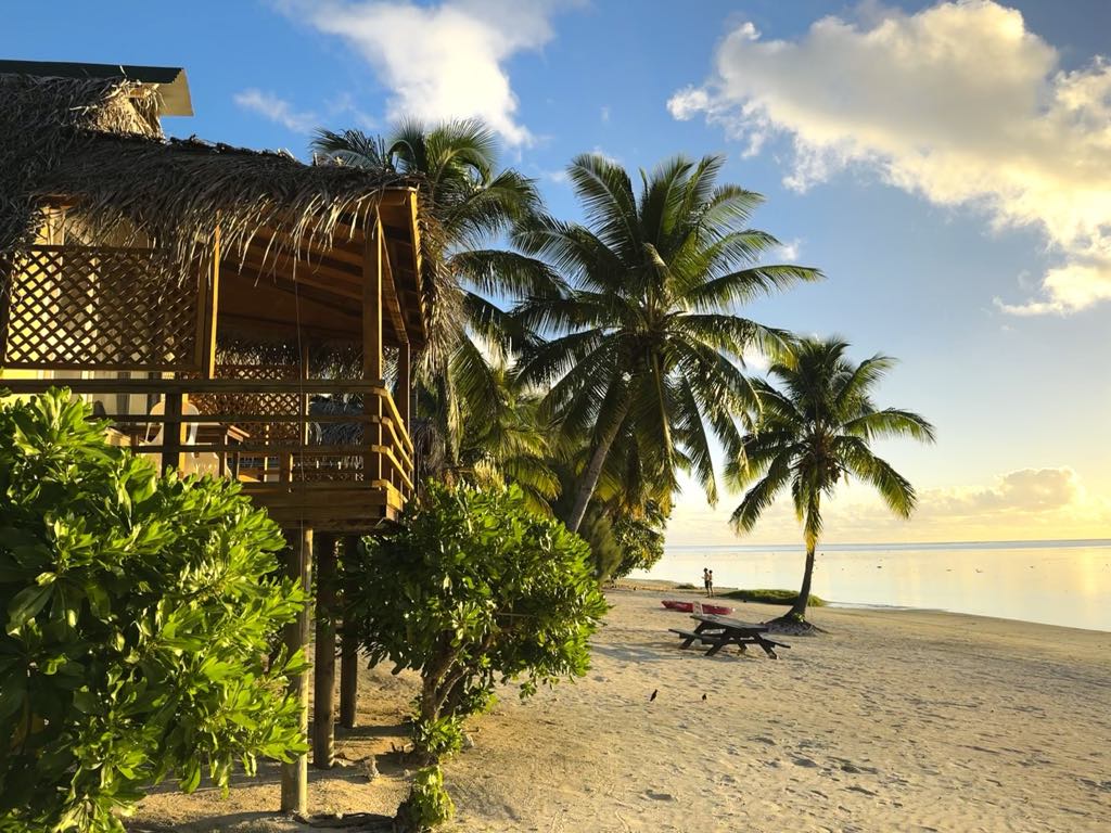 Paradise Cove Lodges - Banner