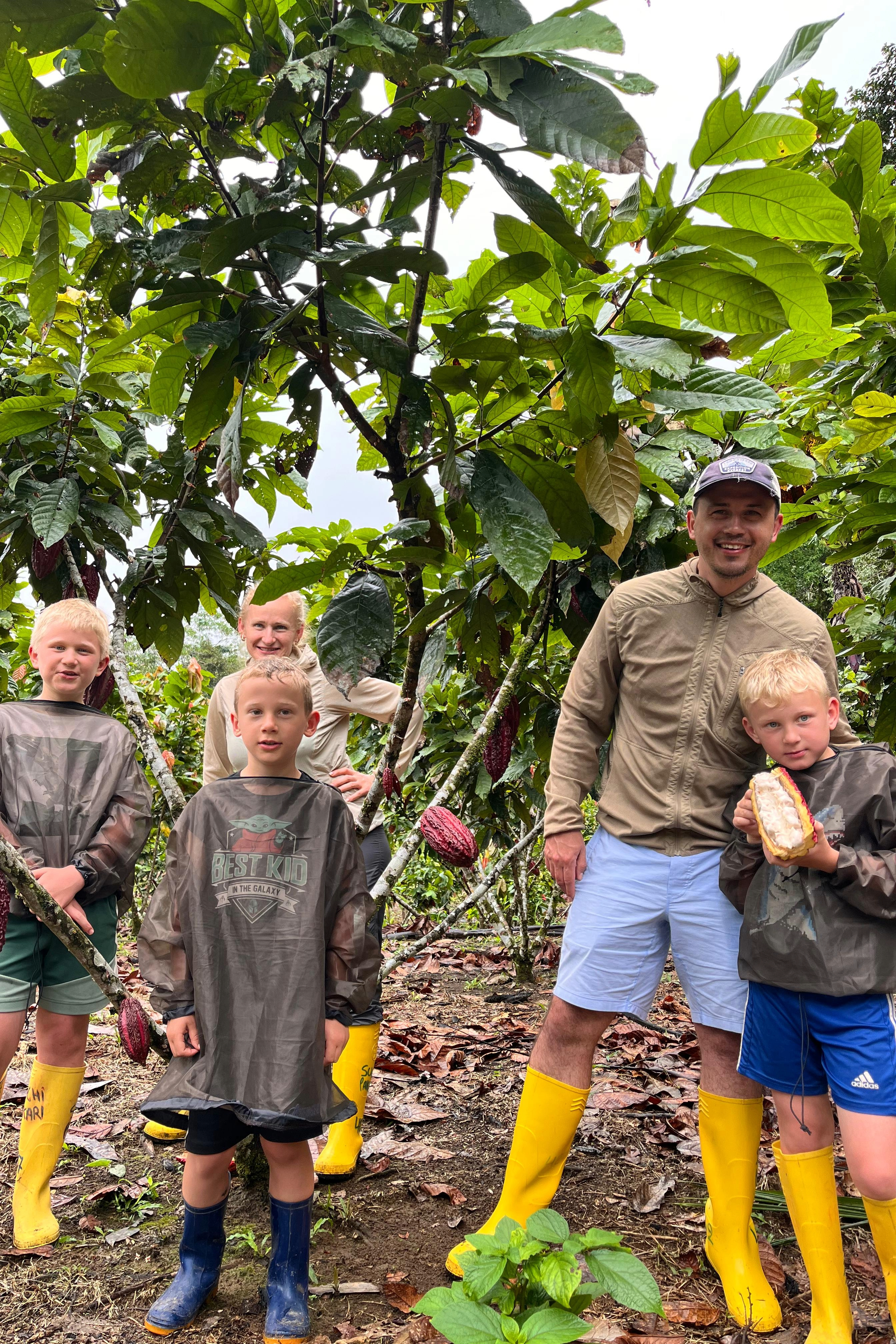 Immerse yourself in a unique experience with one of the ethnic groups inhabiting the Amazon: The Waorani, also known as Huaorani. 