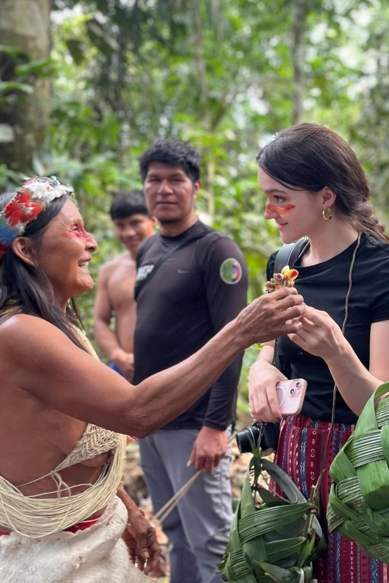 Immerse yourself in a unique experience with one of the ethnic groups inhabiting the Amazon: the Waorani, also known as Huaorani.