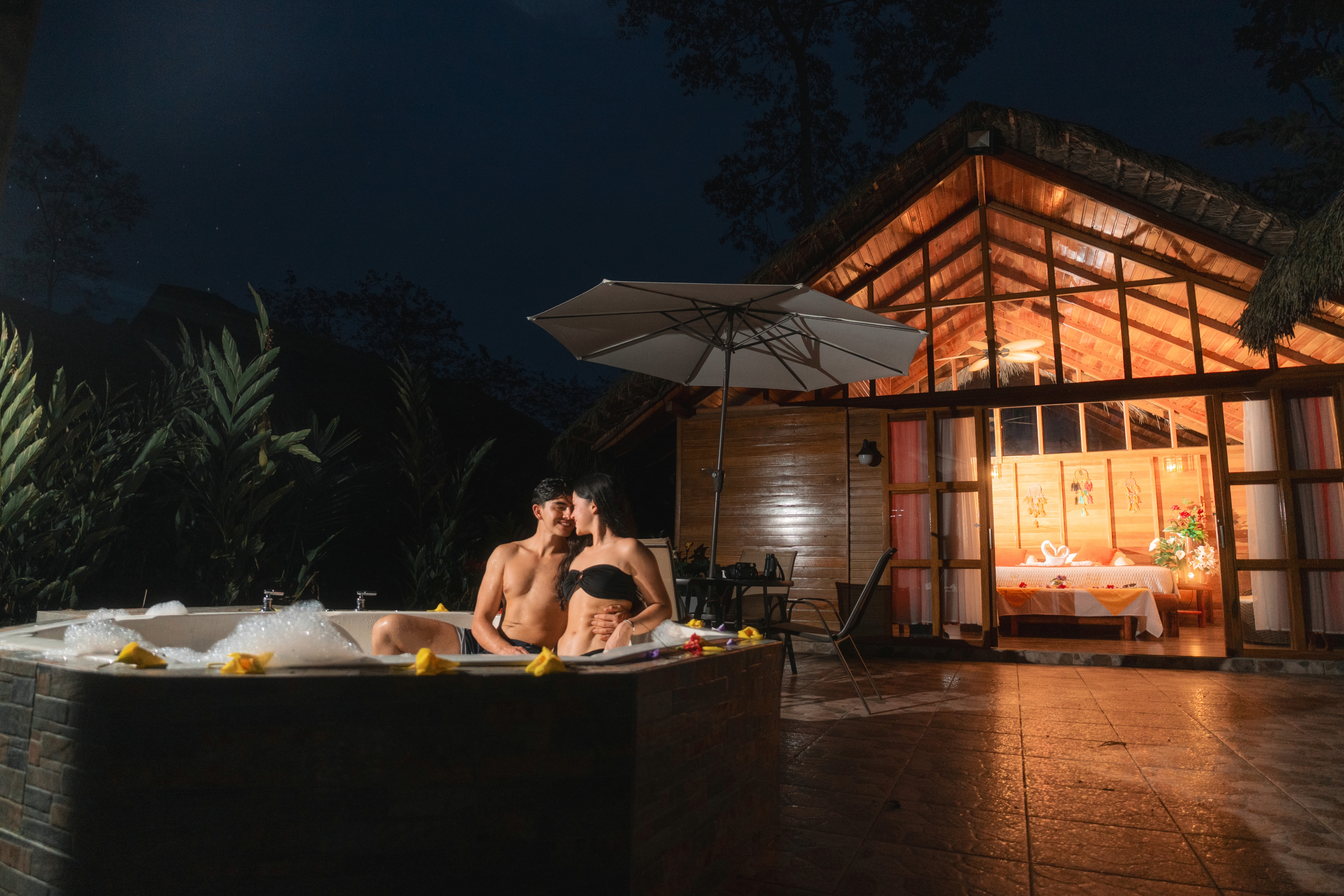 The Deluxe Bungalow is a romantic favorite for couples looking for privacy and comfort in the heart of the rainforest. Enjoy your own private lounge area, outdoor jacuzzi, hammocks, and a dining space surrounded by the sounds of nature. With a king-size bed and authentic Amazonian design, this bungalow offers one of the most unique Amazon rainforest accommodations in Ecuador.