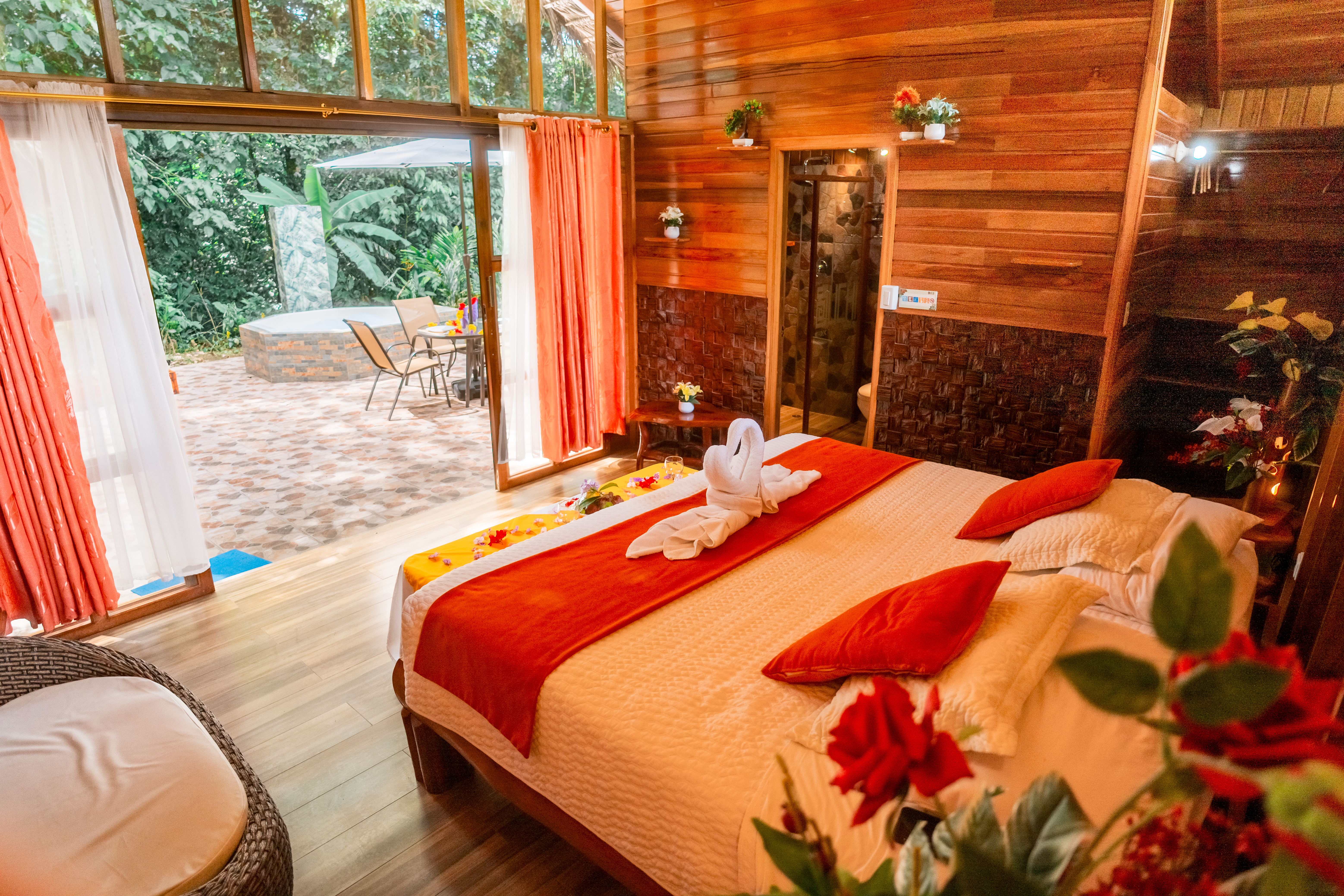 Indulge in the ultimate jungle escape at our luxurious cabin. With panoramic windows, hammocks, and outdoor jacuzzis, immerse yourself in nature's beauty. Plan your dream getaway today