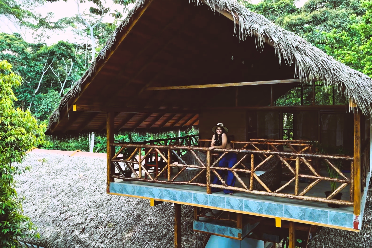 Our Scenic Suites are designed for couples seeking an exclusive Amazon rainforest escape. Each suite offers breathtaking jungle views and a private jacuzzi, the perfect spot to relax after a day of adventure. With elegant design inspired by native architecture, these suites combine comfort and nature for an unforgettable stay at our Ecuador Amazon lodge.