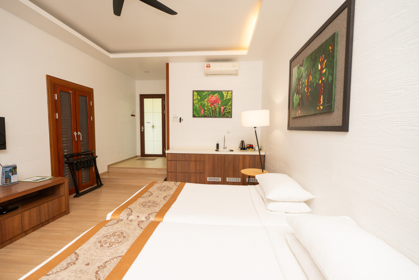 fifty4ferns Resort - Banner